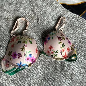 Like New Floral Push Up Bra